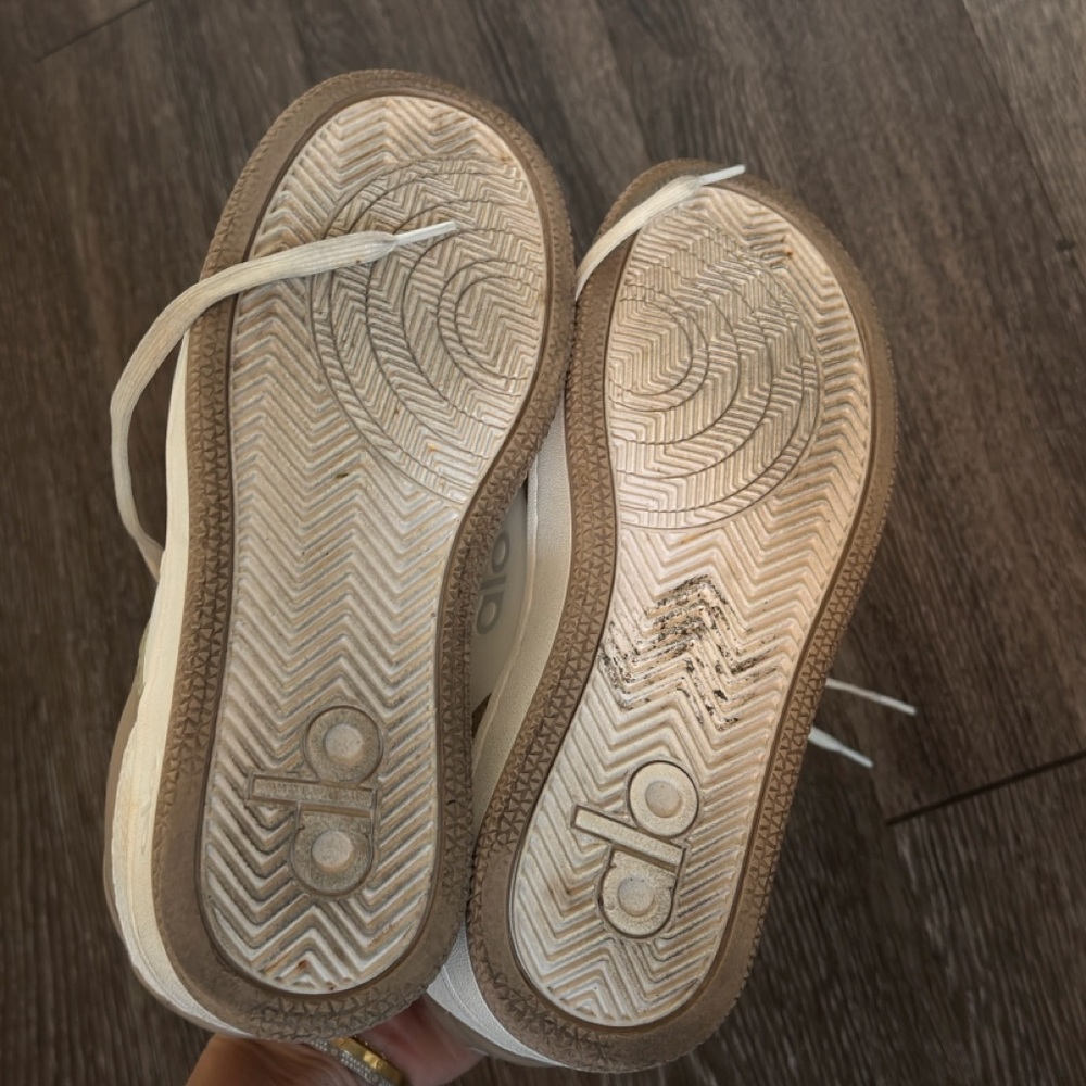 Alo Yoga 01 Classic Sneakers - Picture 6 of 7